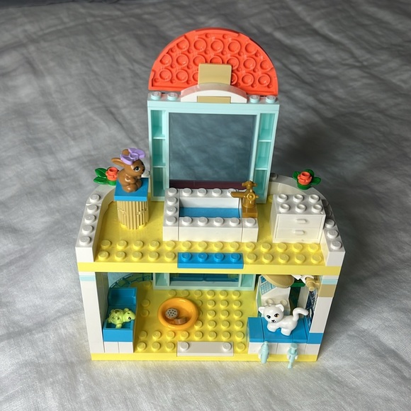 Lego Friends 41695 Pet Clinic - Picture 3 of 5